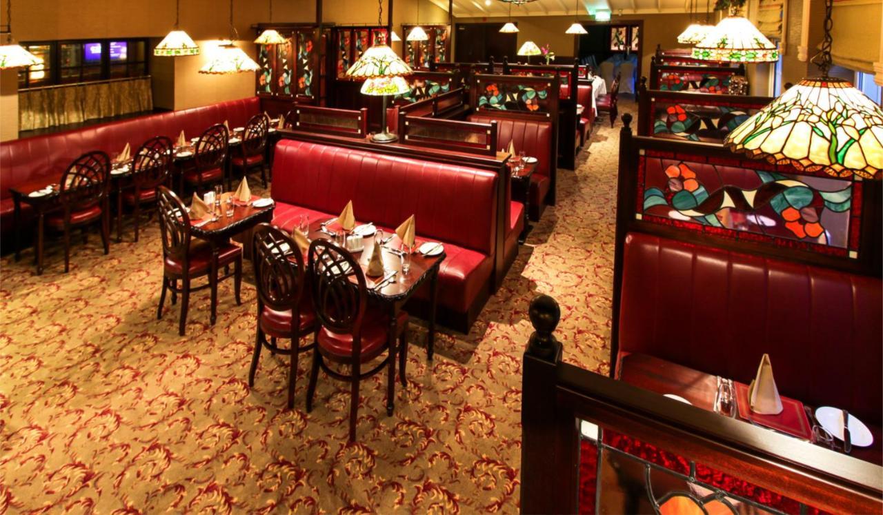 Seven Oaks Hotel Карлоу Экстерьер фото