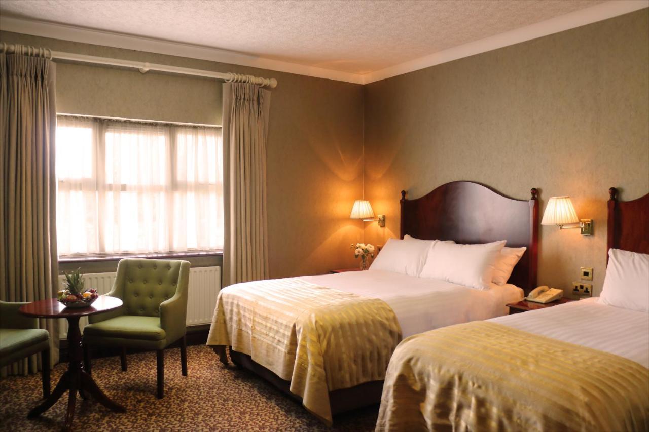 Seven Oaks Hotel Карлоу Экстерьер фото