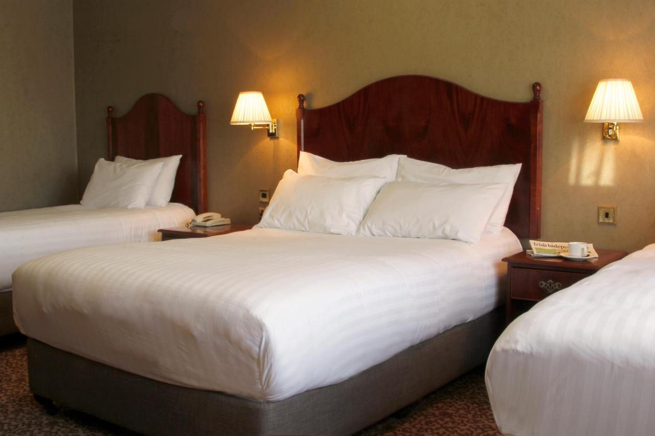 Seven Oaks Hotel Карлоу Экстерьер фото