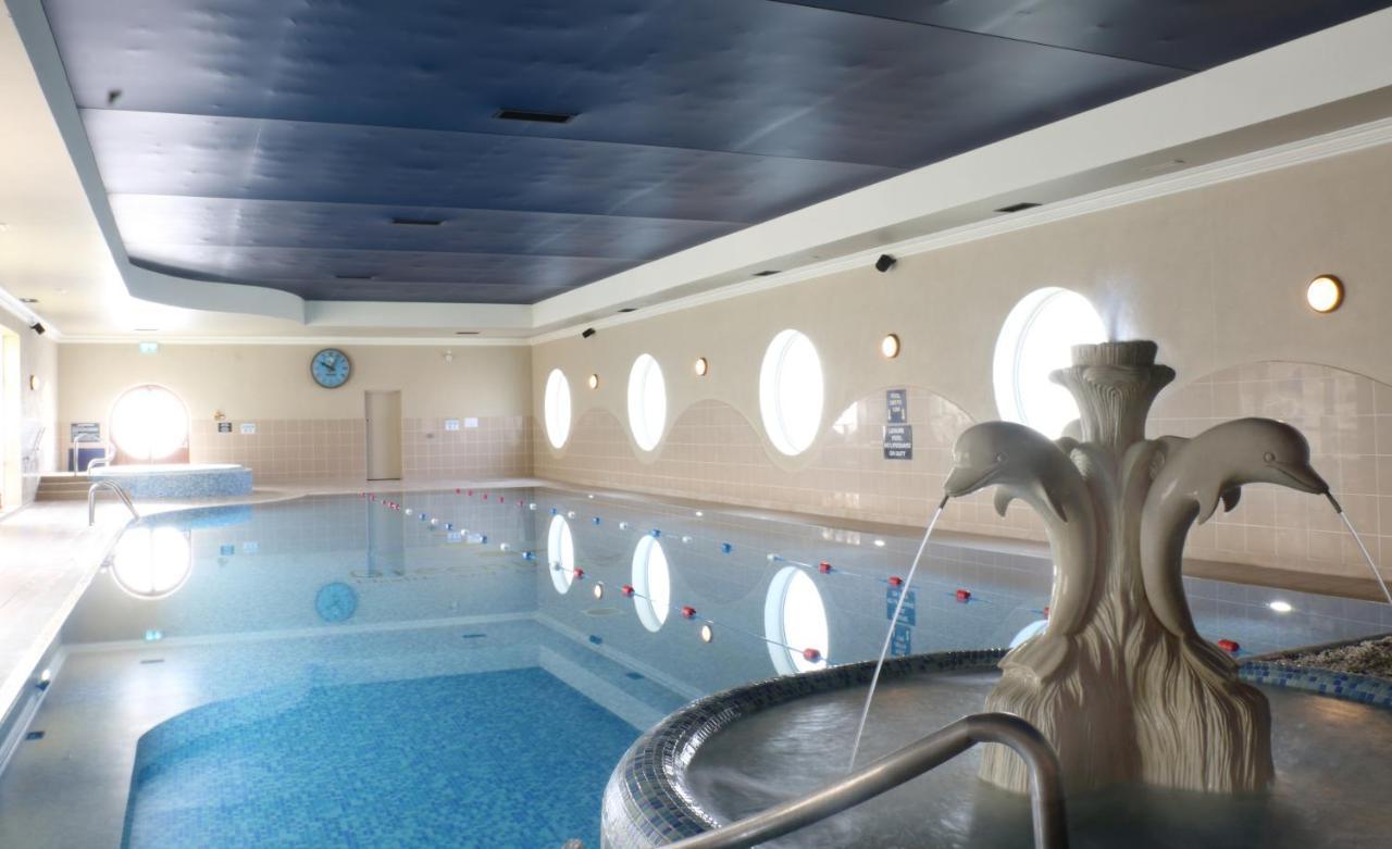Seven Oaks Hotel Карлоу Экстерьер фото