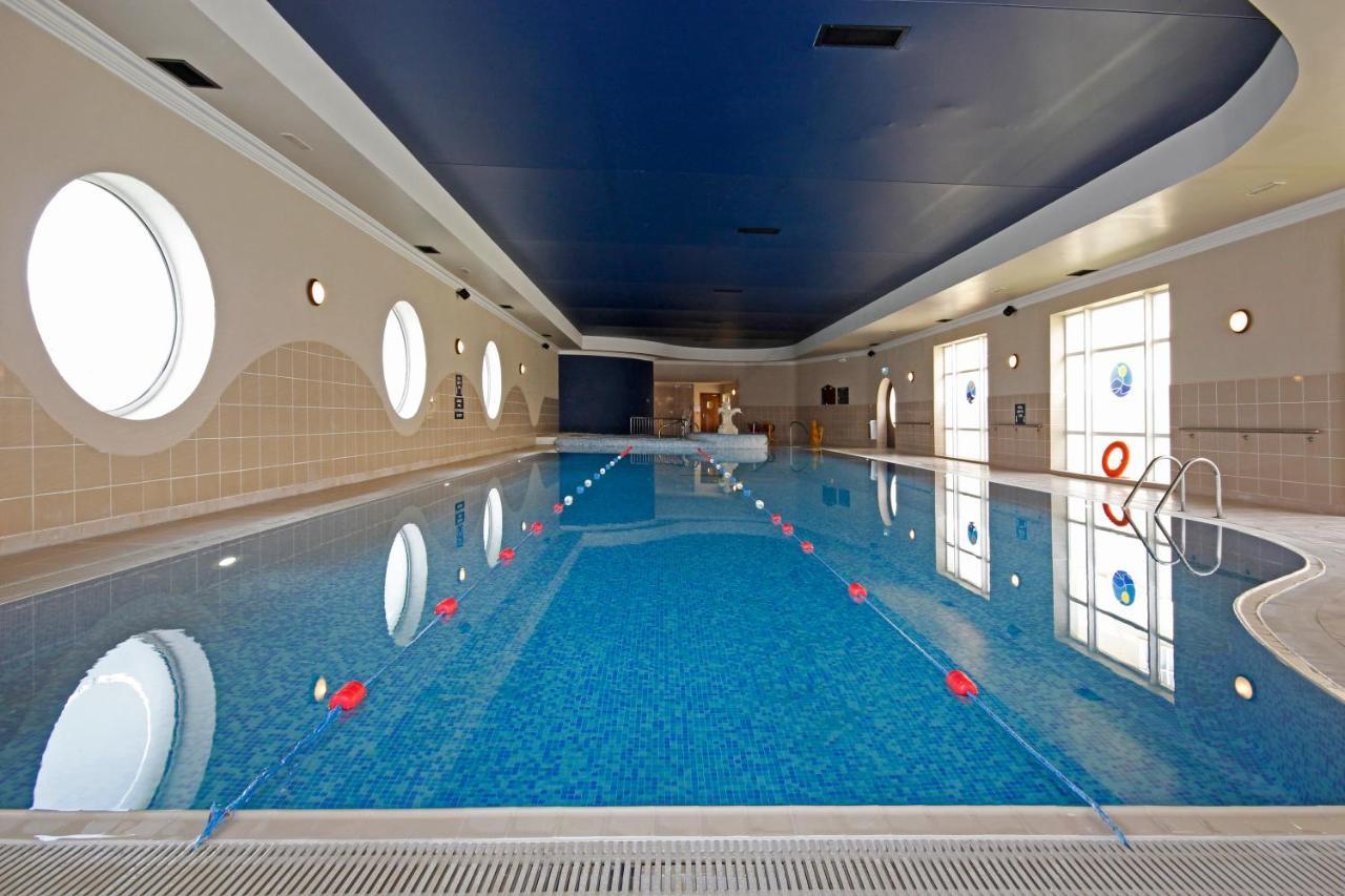 Seven Oaks Hotel Карлоу Экстерьер фото