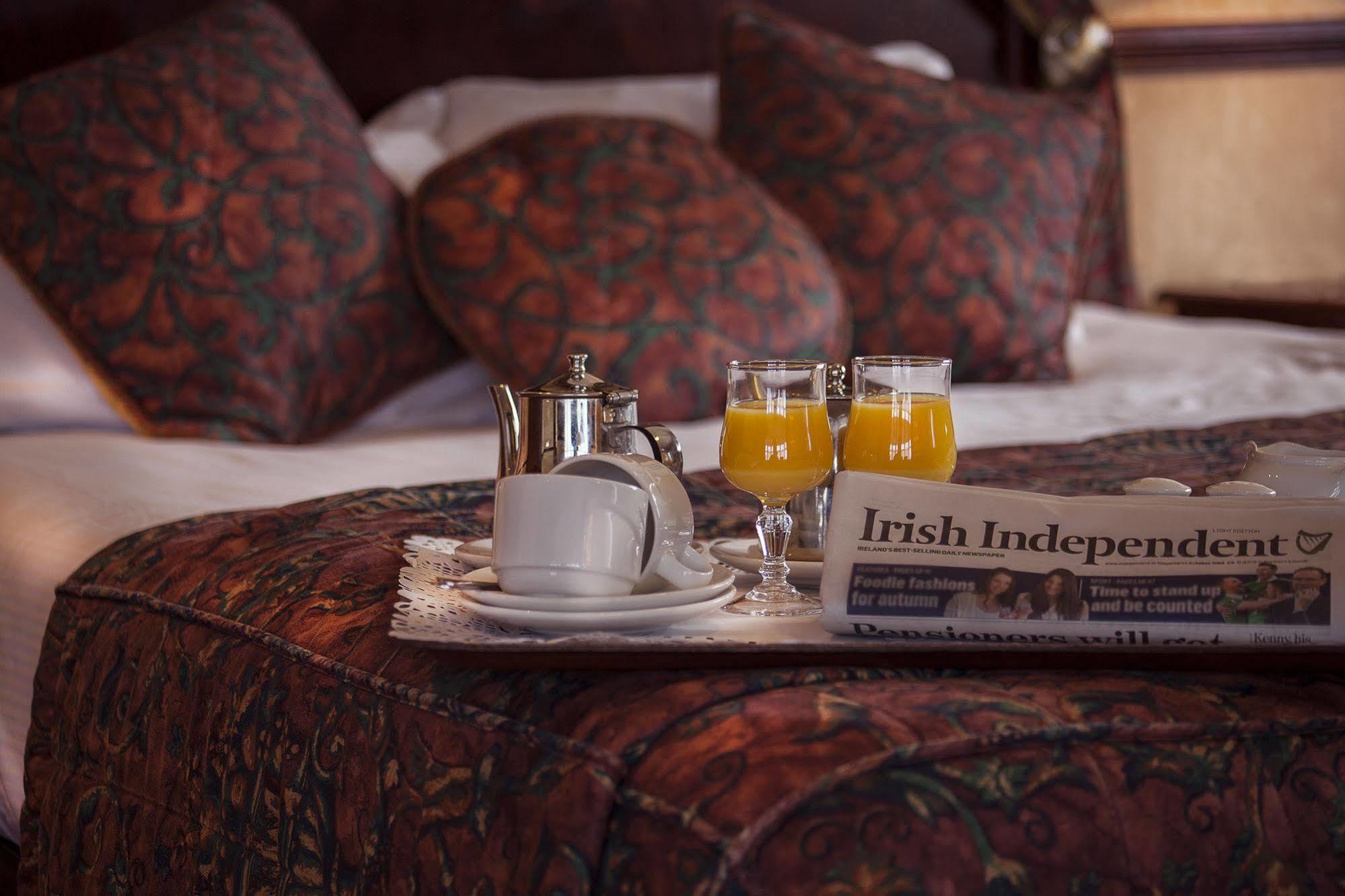 Seven Oaks Hotel Карлоу Экстерьер фото