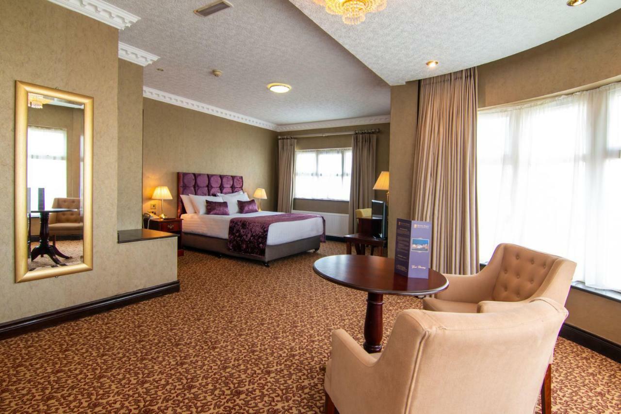 Seven Oaks Hotel Карлоу Экстерьер фото